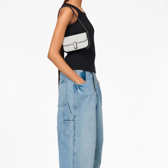 Authentic Marc Jacobs
The Bi-Color J Marc mini bag - Picture 7 of 13